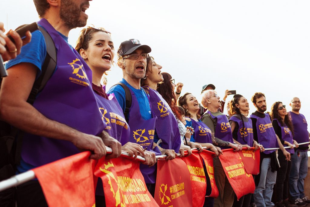 I lavoratori italiani messi peggio di tutti, tra quelli dei Paesi Ocse: salari reali a -7,5% rispetto al 2021